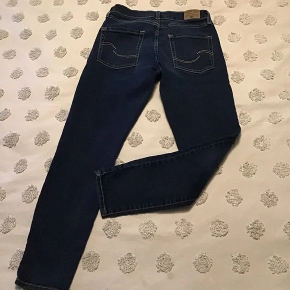 Signature Levi Strauss Gold Mid Rise Skinny Jeans. Size 27 / 4s - Picture 4 of 10